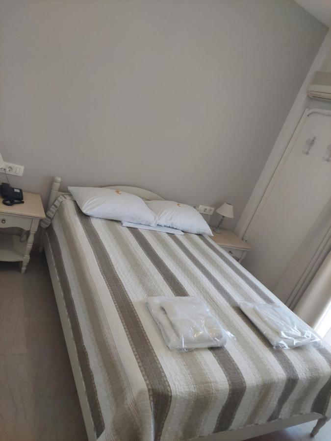 Alkyon Hotel Kamári エクステリア 写真
