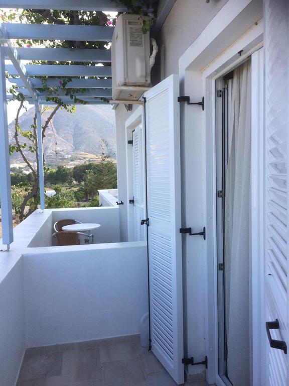 Alkyon Hotel Kamári エクステリア 写真