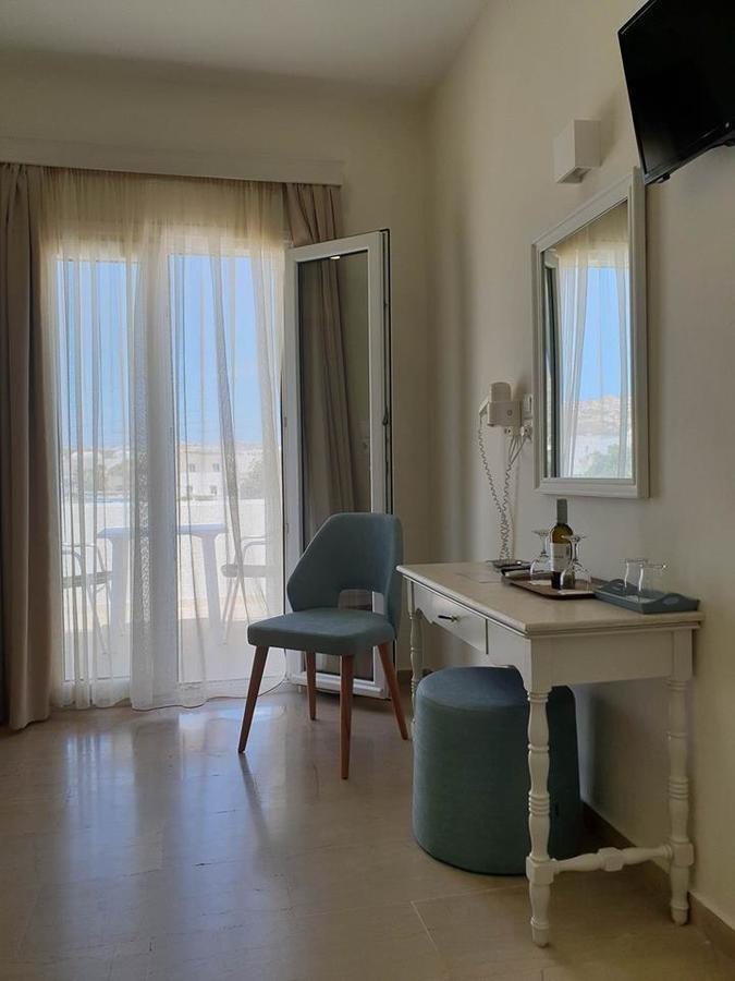 Alkyon Hotel Kamári エクステリア 写真