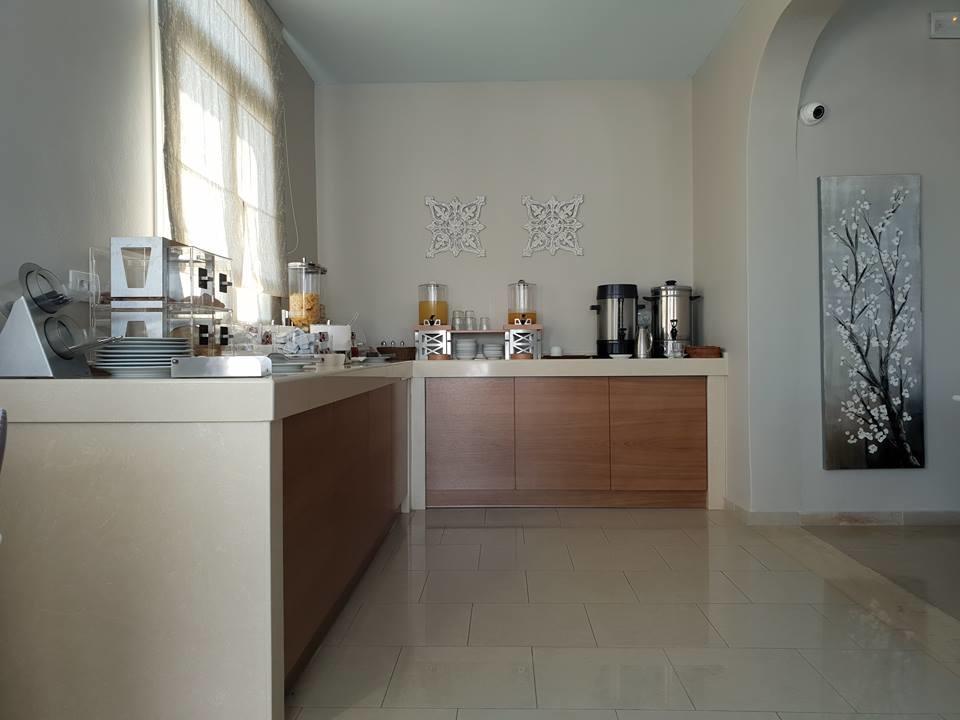 Alkyon Hotel Kamári エクステリア 写真
