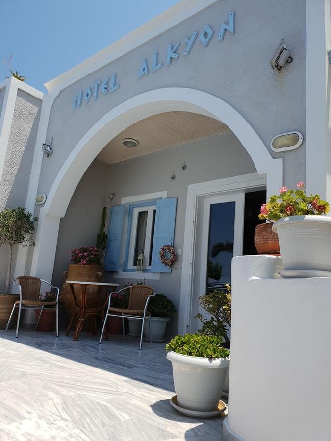Alkyon Hotel Kamári エクステリア 写真