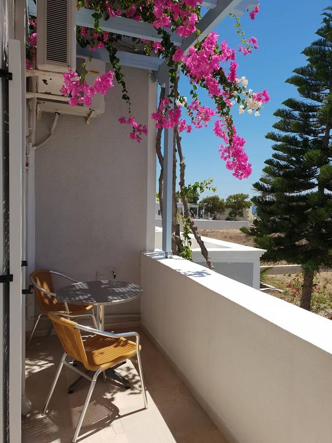 Alkyon Hotel Kamári エクステリア 写真