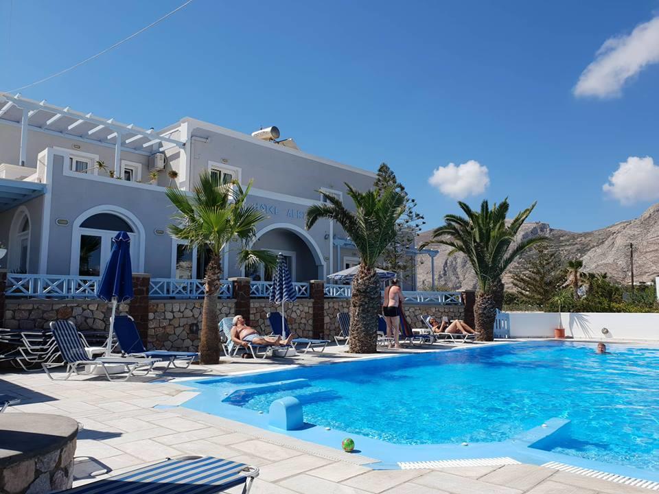 Alkyon Hotel Kamári エクステリア 写真