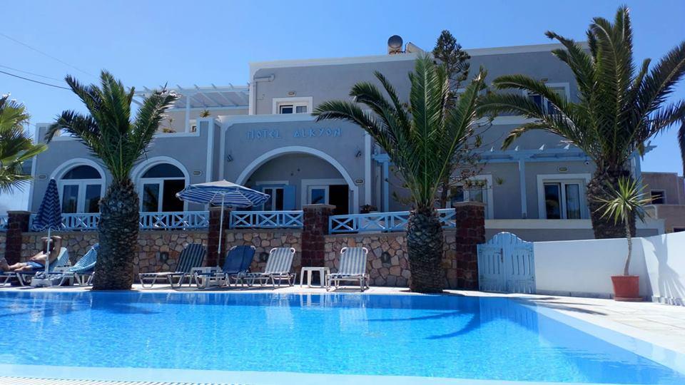 Alkyon Hotel Kamári エクステリア 写真