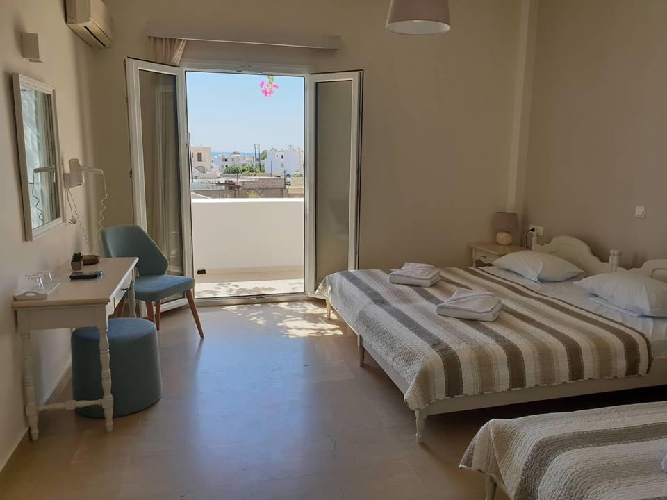 Alkyon Hotel Kamári エクステリア 写真
